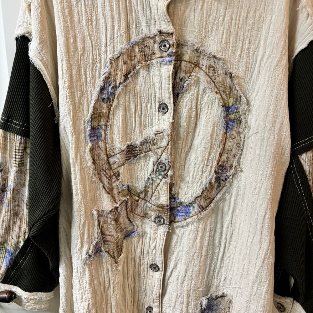 Women's S POL Button Up Shirt Jacket Beige Green Peace Sign Oversized Lagenlook - Picture 2 of 11
